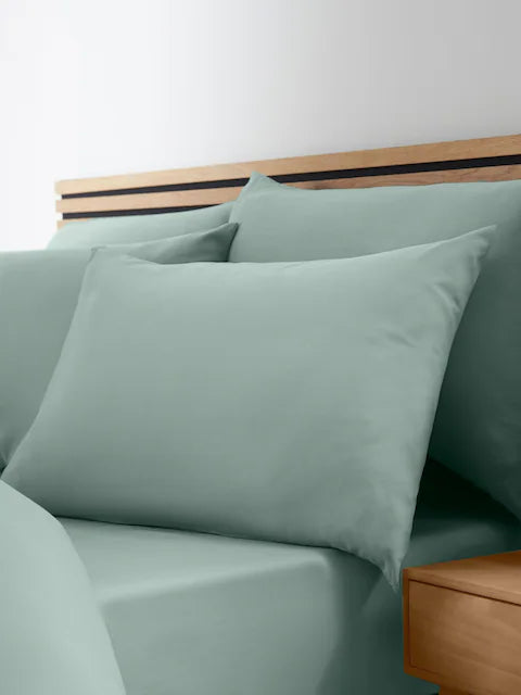 Catherine Lansfield So Soft Non-Iron Fitted Sheet in Green