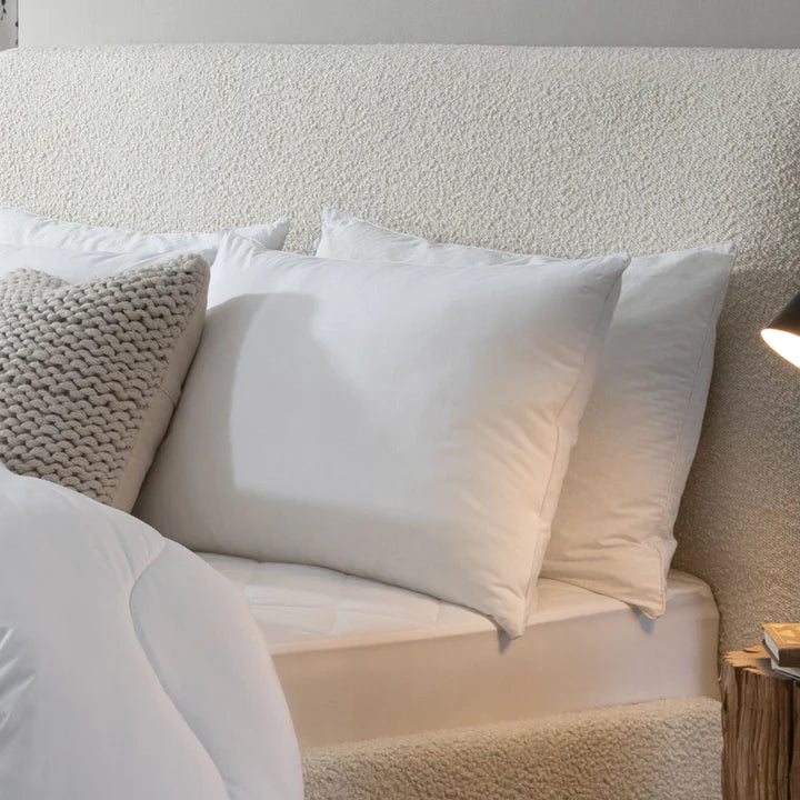 The Fine Bedding Company Spundown® Medium Support Cotton Pillow